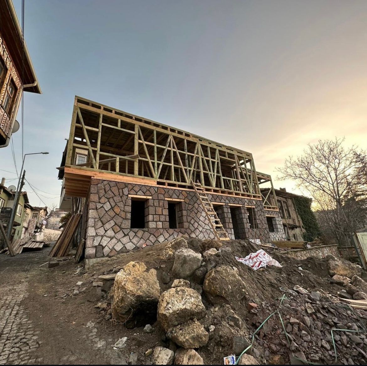 Ayaş'ta Bulunan 2 Adet Konak Rekonstrüksiyon İşi.